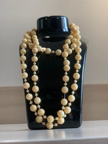 Collier long.