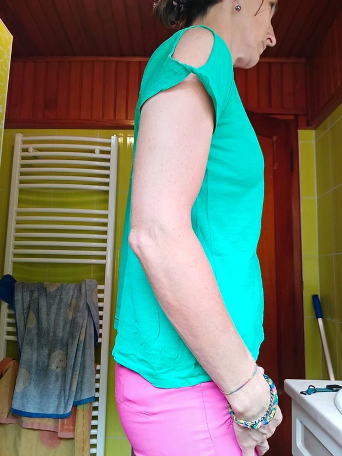 T-shirt femme vert épaules ouvertes - photo numéro 6