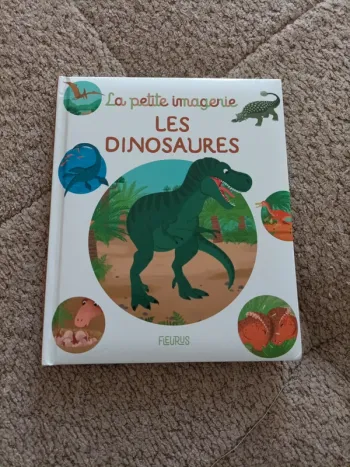 Livre La petite imagerie Les dinausores
