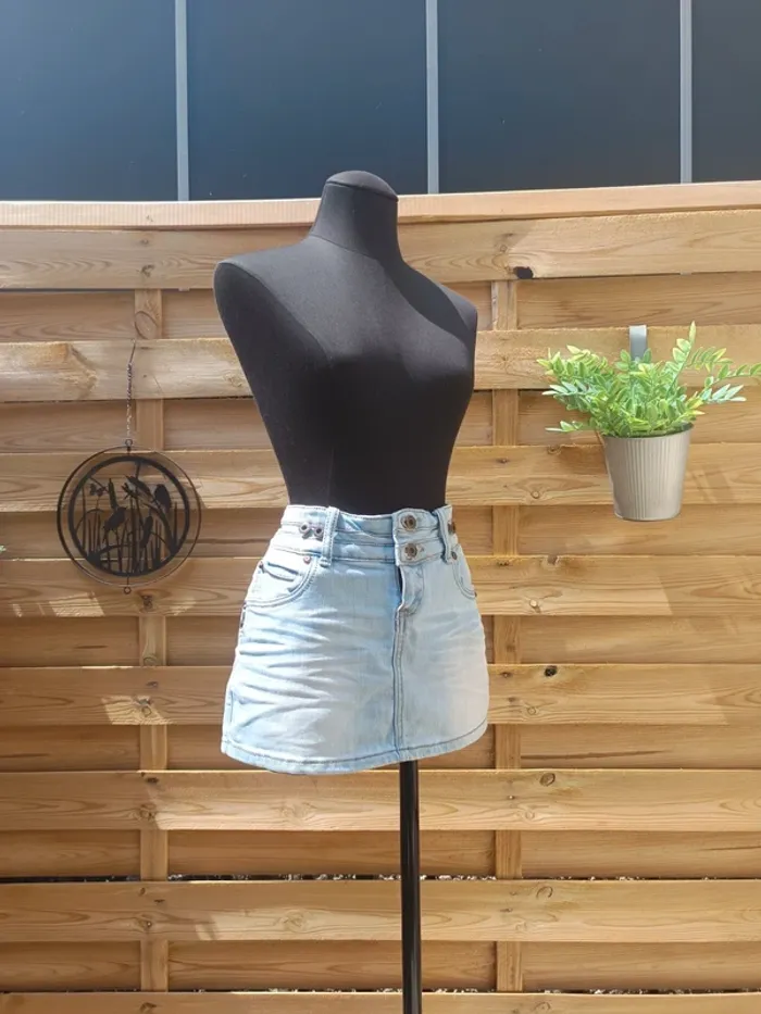 Mini jupe taille S - photo numéro 3