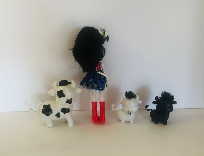 Mattel Cambrie Cow Vache Ricotta Mac Cheese poupée winsley peeki Barbie coffret pack lot SOP77 - photo numéro 4