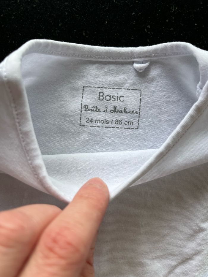 T-shirt Boîte à malices blanc bébé fille neuf 24 mois - photo numéro 2