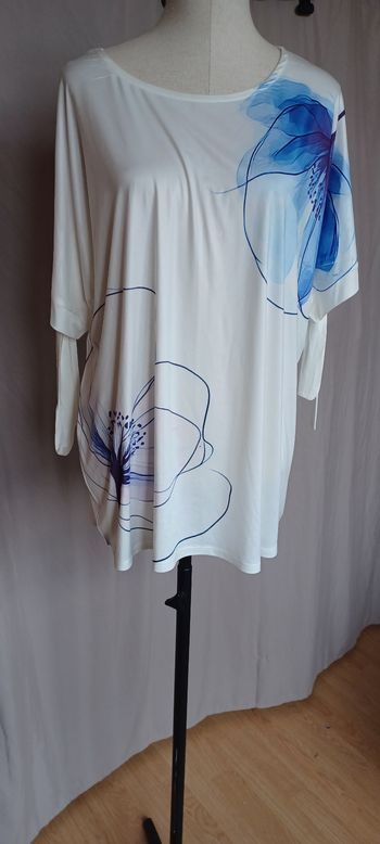 Très joli haut femme T U 