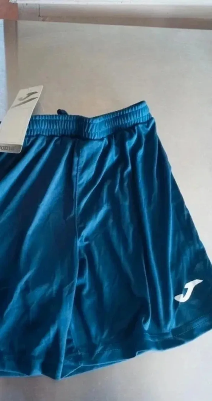 Lot 5 shorts Joma 3/4 XS neufs - photo numéro 3