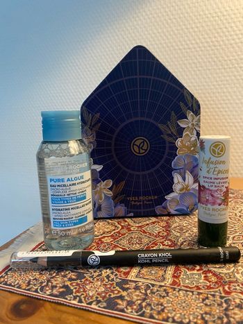 Lot yves rocher avec boîte offerte