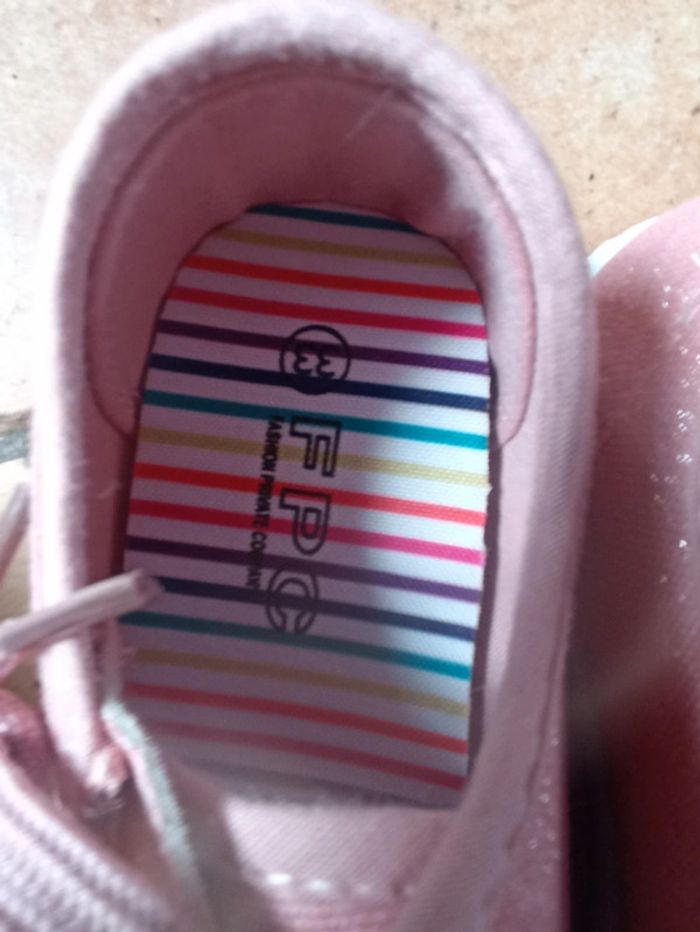 Basket rose taille 33 - photo numéro 3