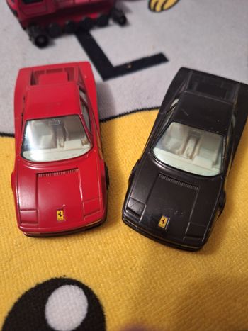 Lot 2 Ferrari Testarossa Burago 1/43