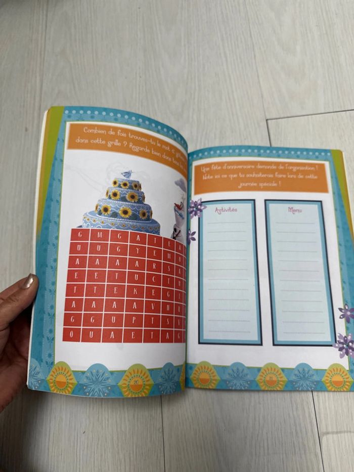 Livre de coloriage à jeux et stickers la reine des neiges neuf - photo numéro 5