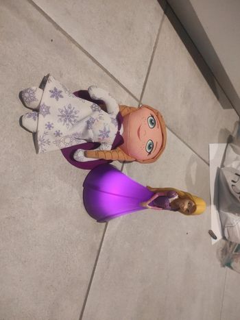 Lot lampe veilleuse raiponce et poupée à colorier la reine des neiges