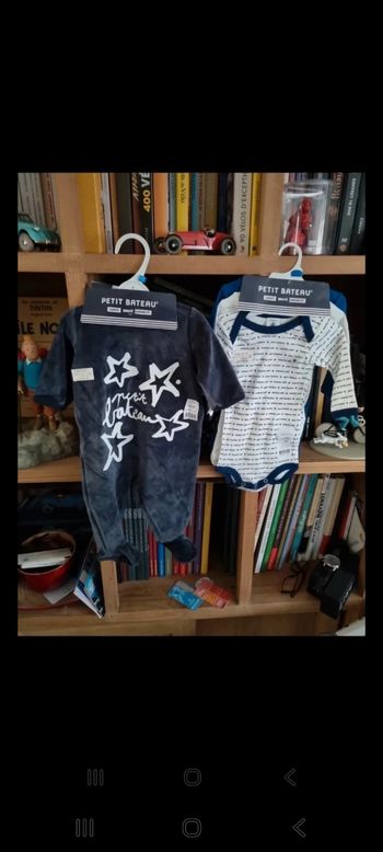 Pyjama Petit Bateau + lot 3 bodys assortis 3 mois