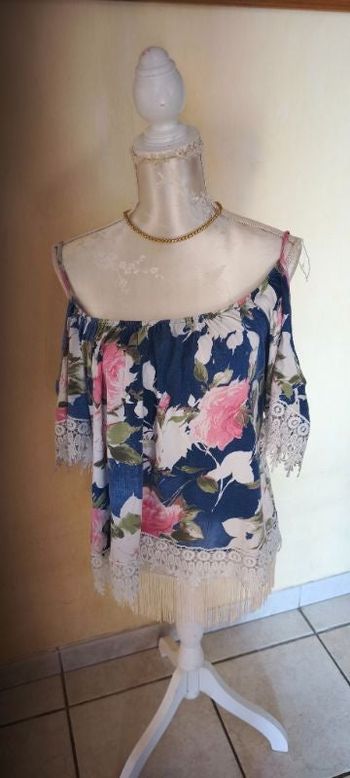 Top fleur épaules dénudées