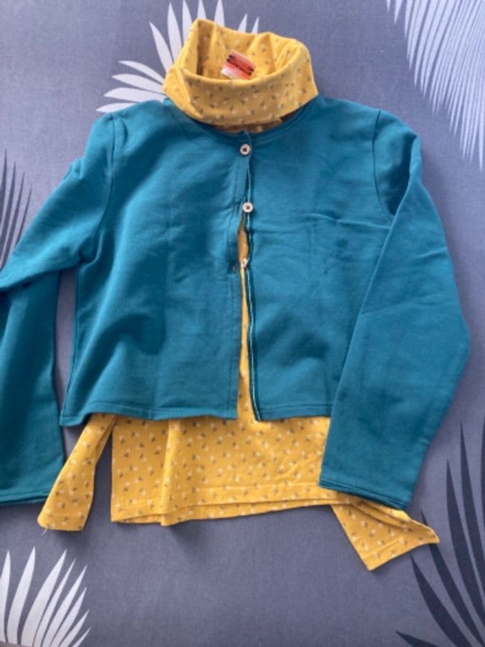 Ensemble gilet et sous pull 8 ans