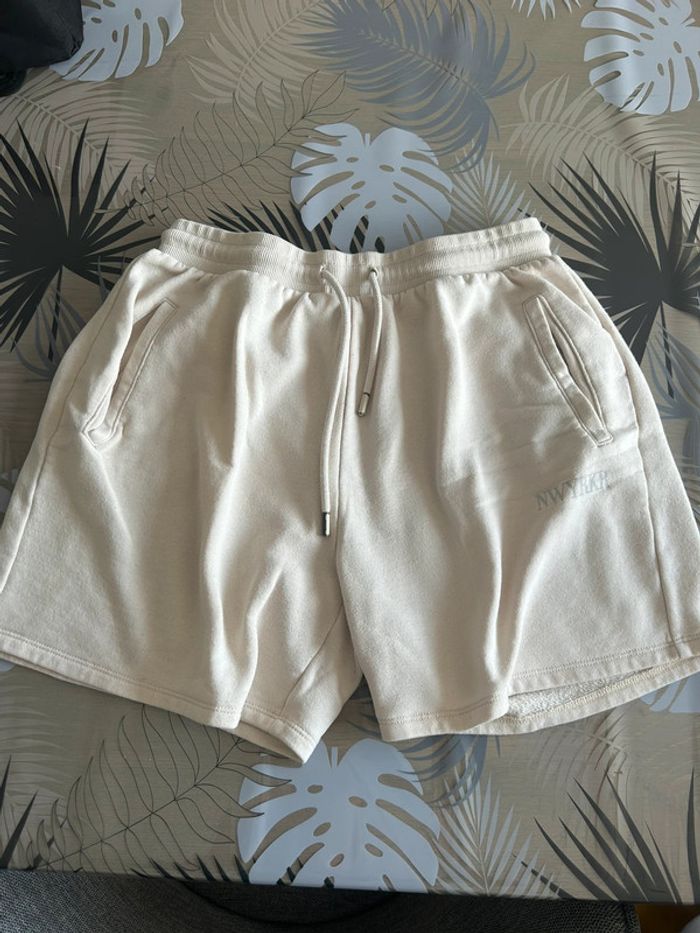 Short beige