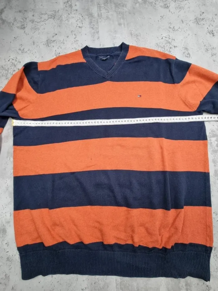 Pull col V rayé Tommy Hilfiger XL Homme – Style vintage chic, très bon état - photo numéro 9
