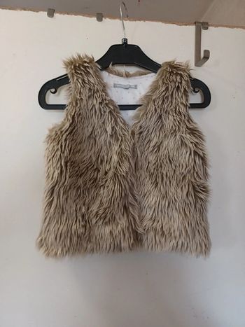 Gilet fourrure peluche  tout doux 108 5 ans