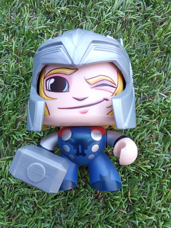 Figurine Thor , collection pop, Marvel mighty muggs