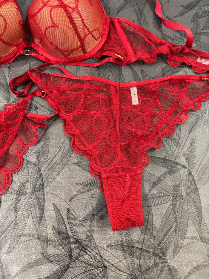 Ensemble rouge gorge neuf 100B/42 - photo numéro 2