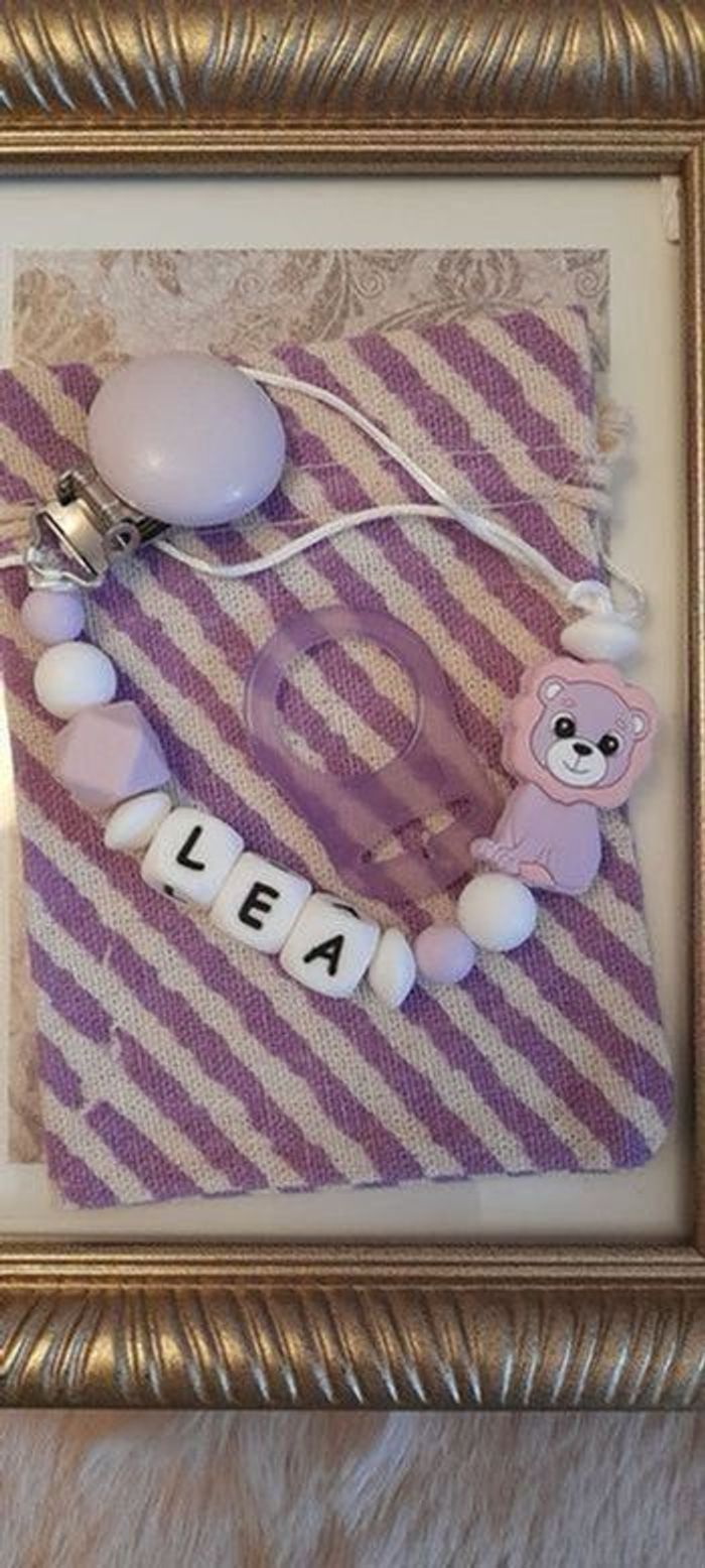 Attache tétine personnalisé avec adaptateur et pochette cadeau - photo numéro 2