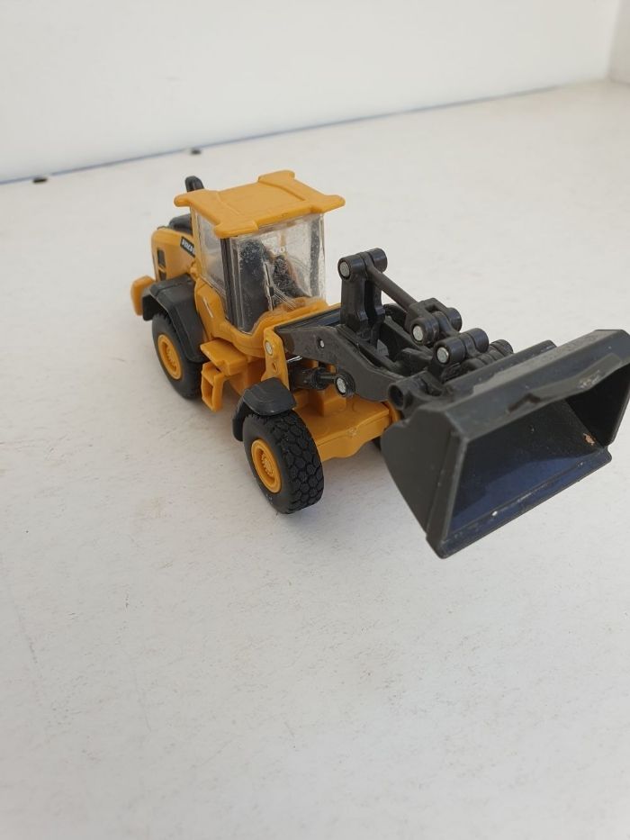 Tractopelle miniature Volvo - photo numéro 2