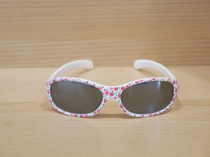 Lunettes de soleil randonnée Fille 2-4 ANS MH K120 Fleurs roses Cat 4