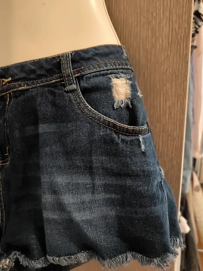 Short court taille 40 - photo numéro 3