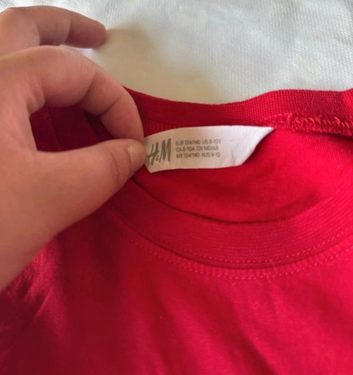 T-shirt. A manches courtes. Enfant. Garçon. Rouge. - photo numéro 5