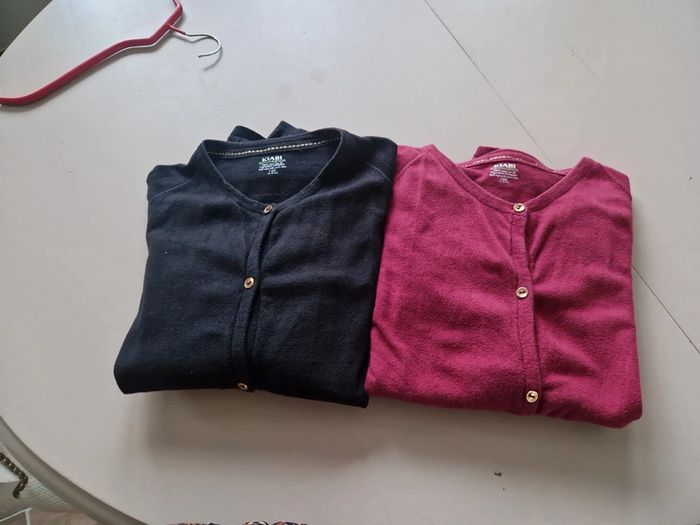 Lot de gilets en coton biologique.