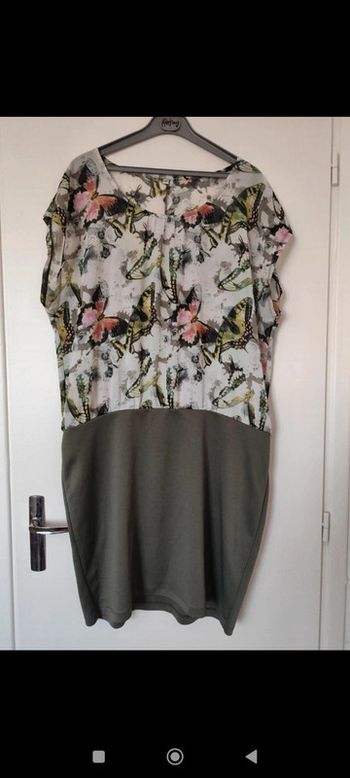 Robe moulante coupe crayon taille 46 kaki