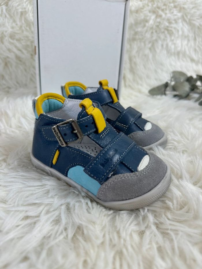 Paire de chaussures Babybotte taille 20 - photo numéro 2