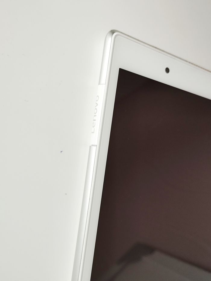 Tablette Lenovo Tab 4 8 16 Go + Housse - photo numéro 5