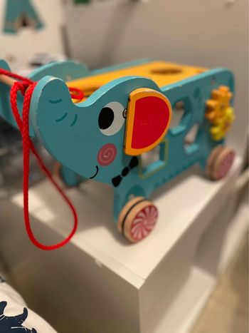 Petit éléphant en bois
