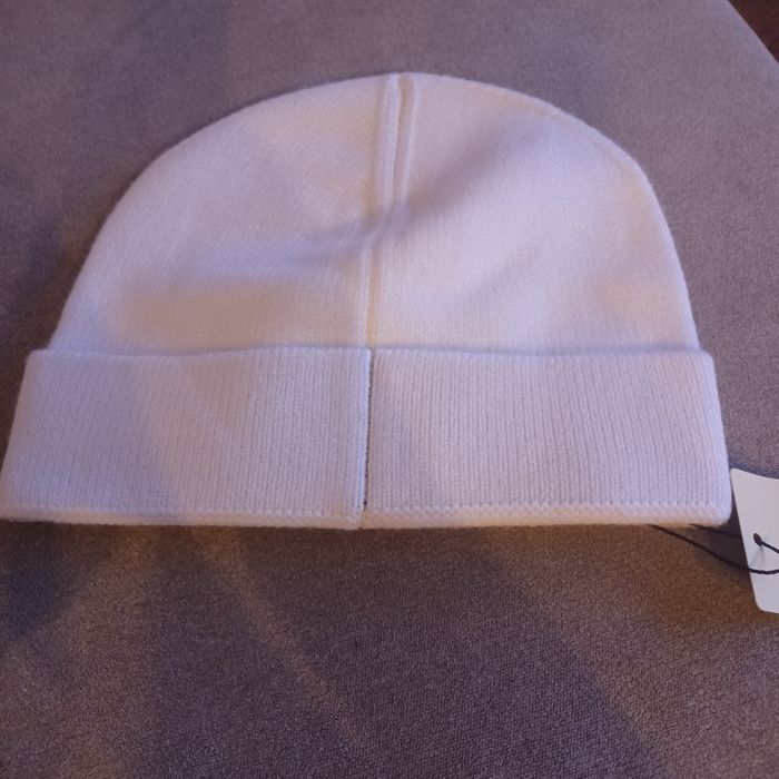 Bonnet Fendi - photo numéro 2