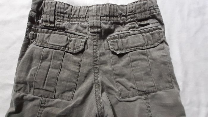 Short gris kaki avec poches plaquées derrière - photo numéro 5