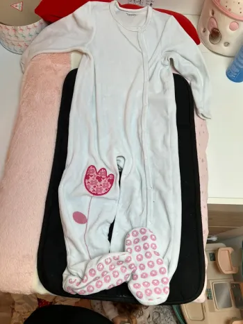 Pyjama, fille, trois ans