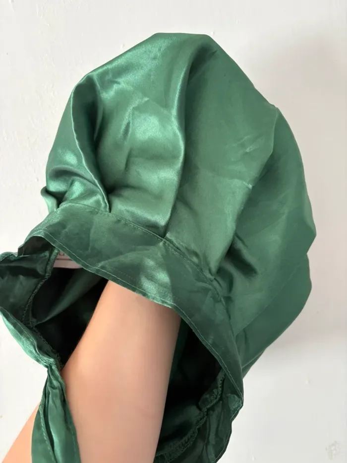 Bonnet en satin pour cheveux bouclés - photo numéro 4
