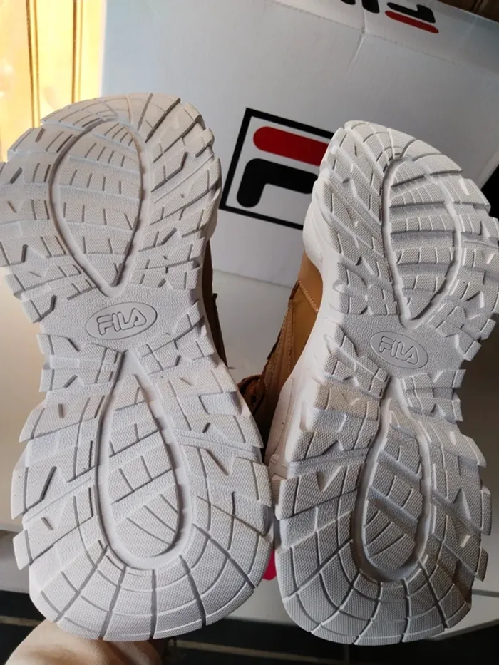 Magnifiques baskets sneakers femme marque Fila grosse semelle pointure 37 - photo numéro 7