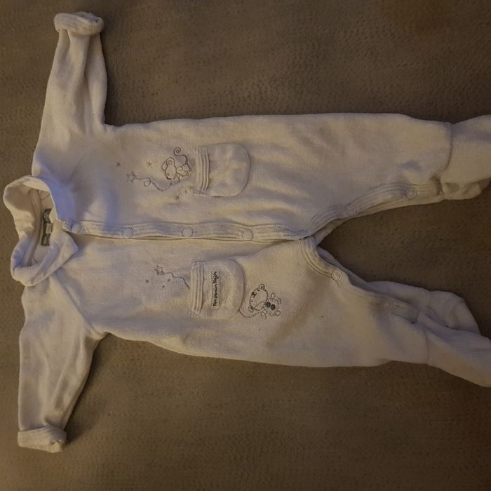 Lot 14  pyjama 1 mois - photo numéro 7