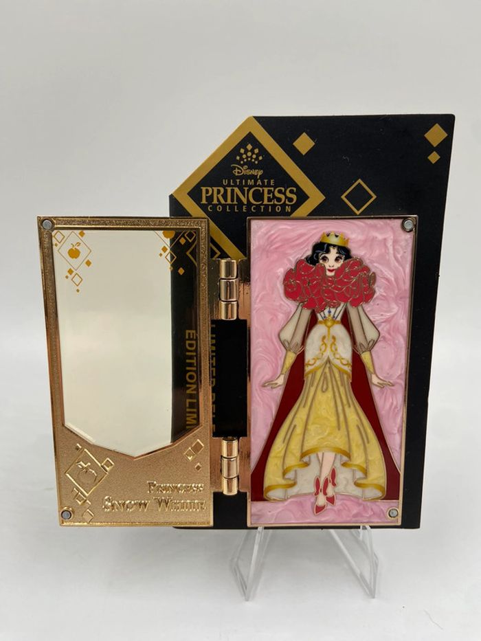 Pin's à charnière Blanche-Neige Disney Designer Collection édition limitée - photo numéro 2