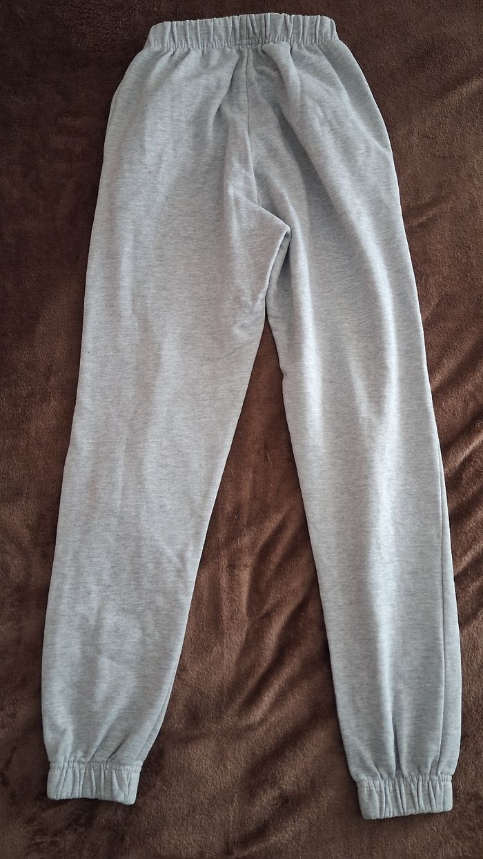 Jogging Pull & Bear gris clair taille xs - photo numéro 2