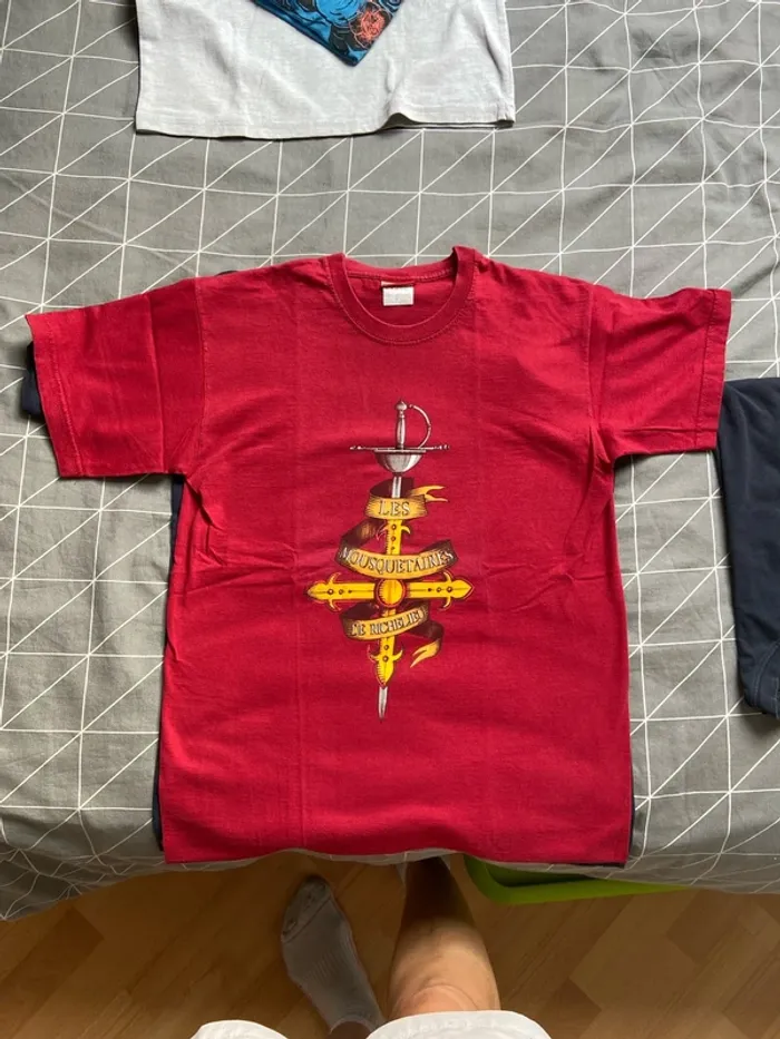Lot de 4 t-shirt 👕 - photo numéro 3