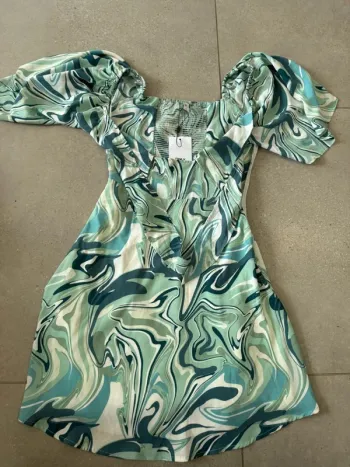Robe verte et bleue Only, taille XS, neuve, valeur 40€ 70cm longueur