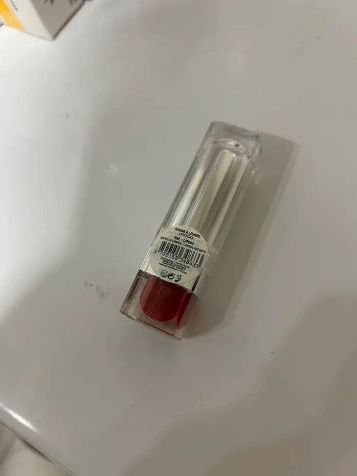 Rouge à lèvre rouge - photo numéro 2