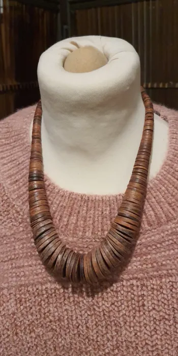 Collier en rondelle bois