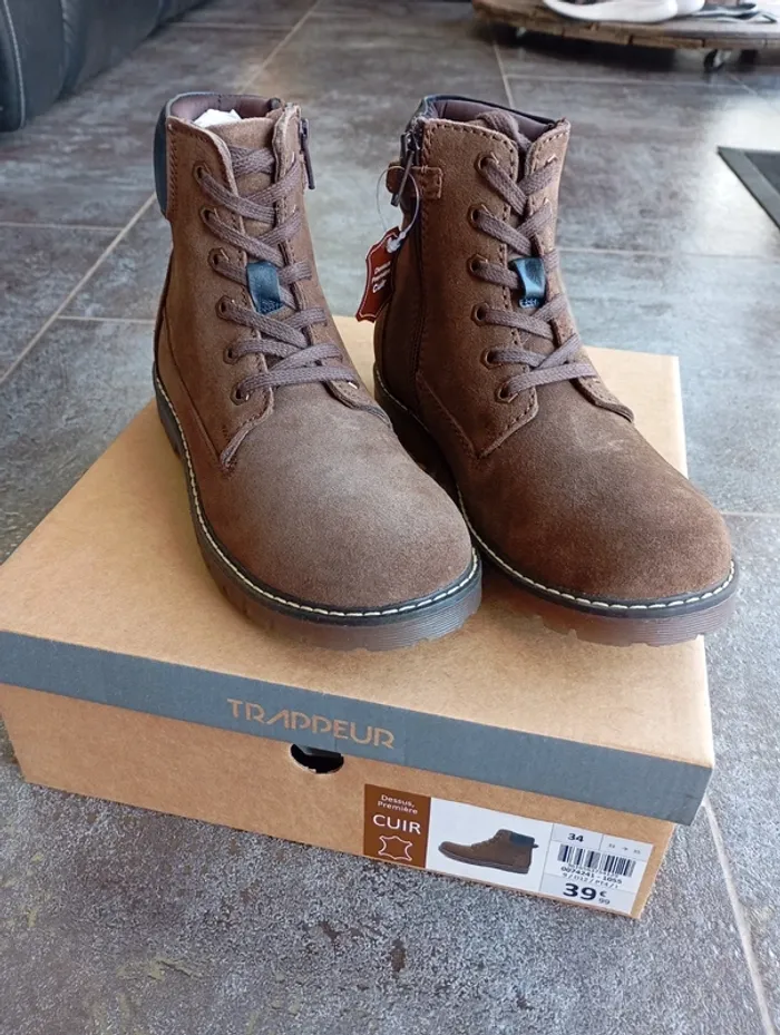 Bottines garçon neuves p.34