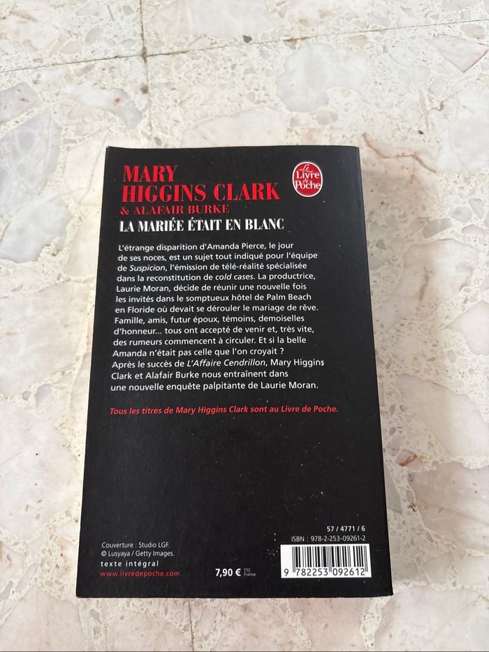 📖 Mary Higgins Clark & Alafair Burke – La Mariée était en blanc - photo numéro 2