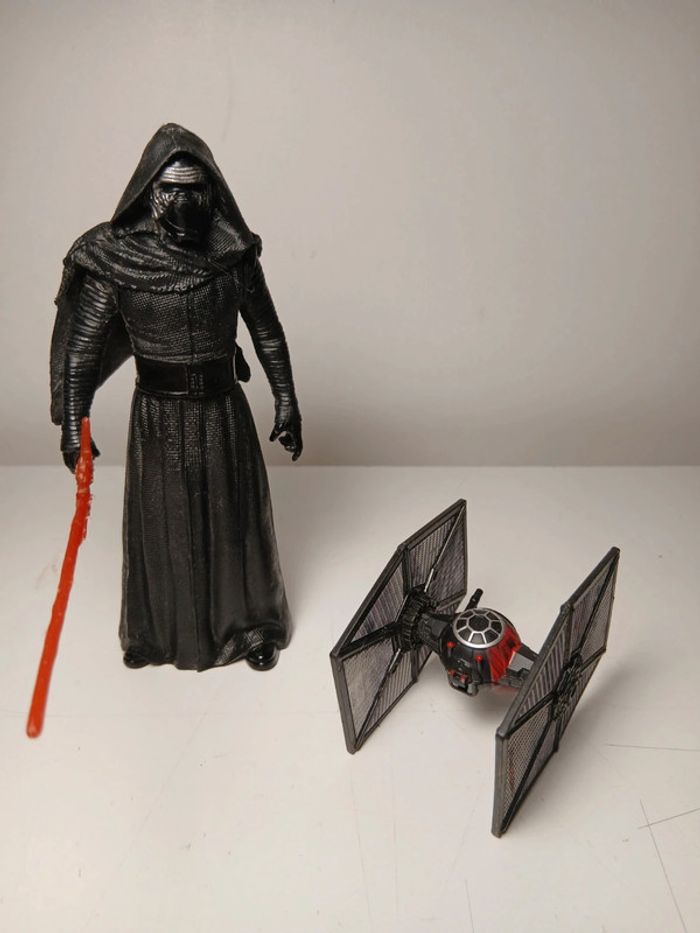 Lot star wars figurine + tie fighter - photo numéro 2