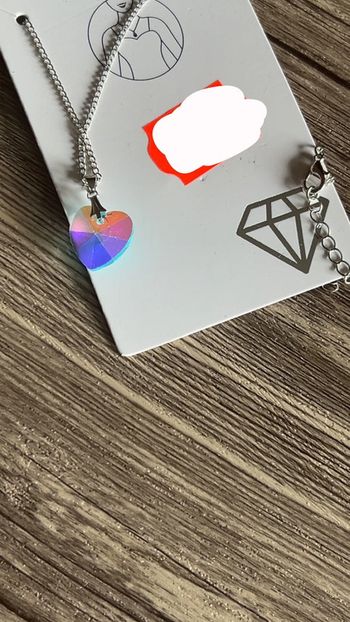 Collier neuf