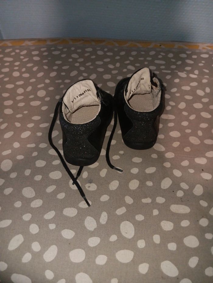 1 ère Chaussures - photo numéro 3