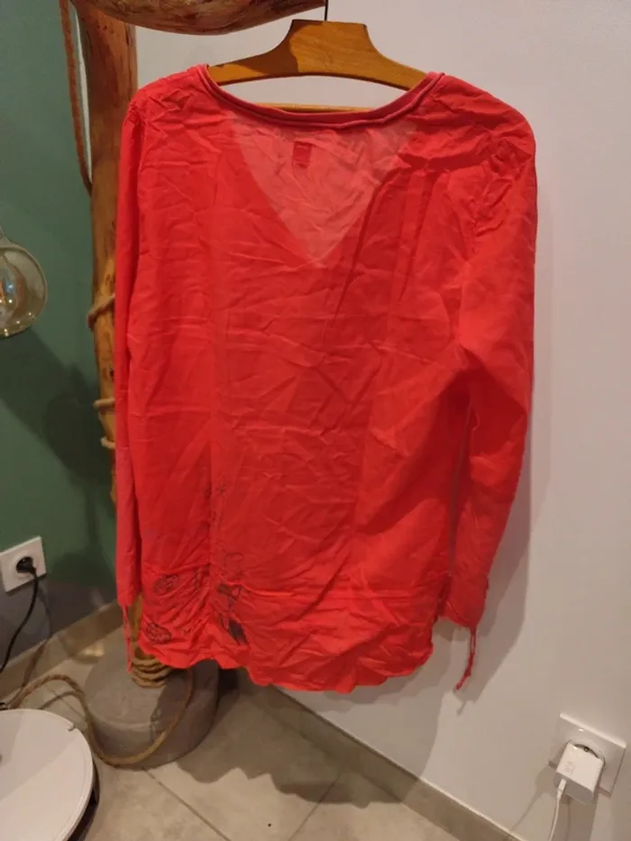 Chemise rouche miss Captain - photo numéro 2
