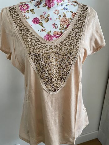 Tee-shirts col V avec sequin